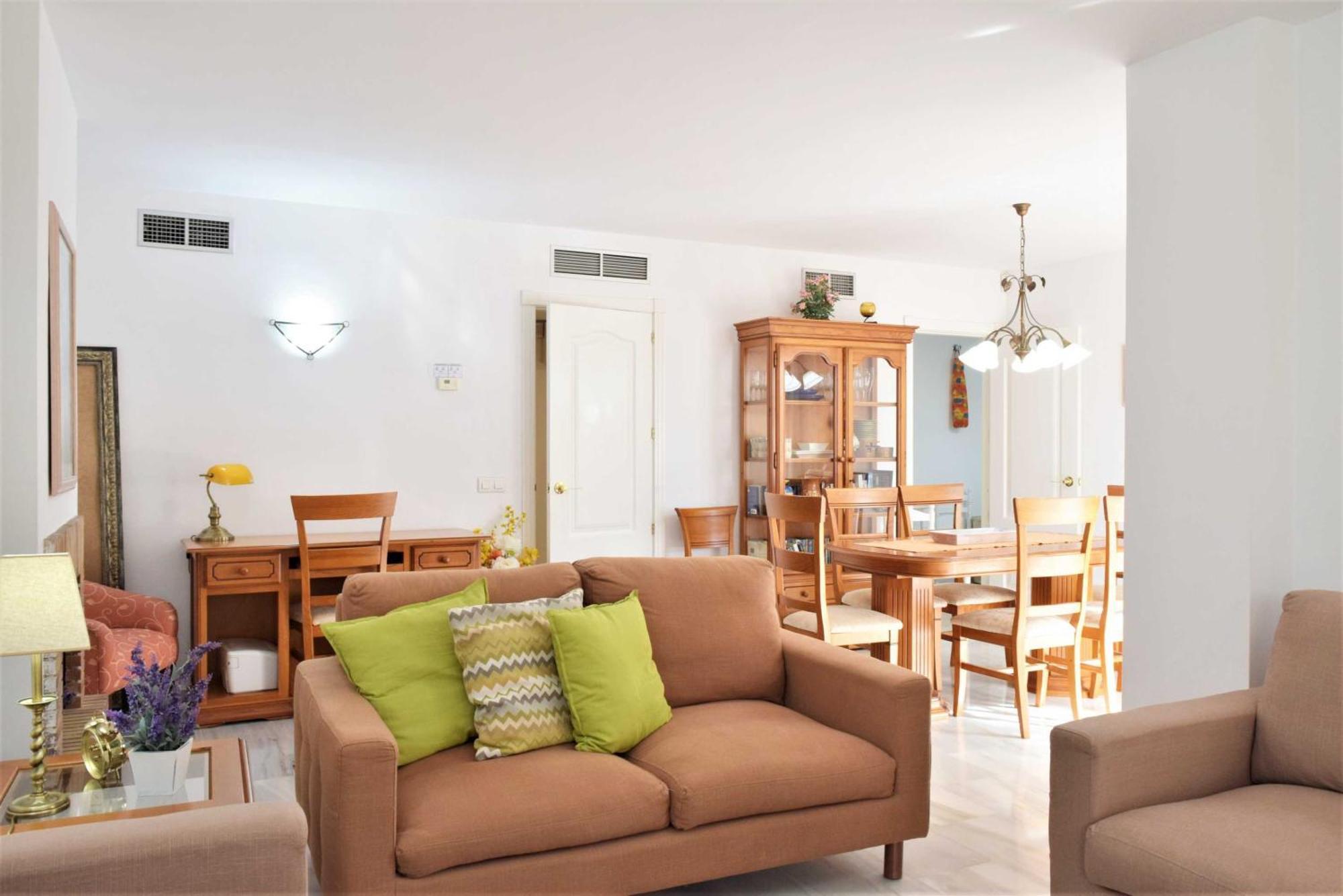 Y Casas Serinamar- Banús,