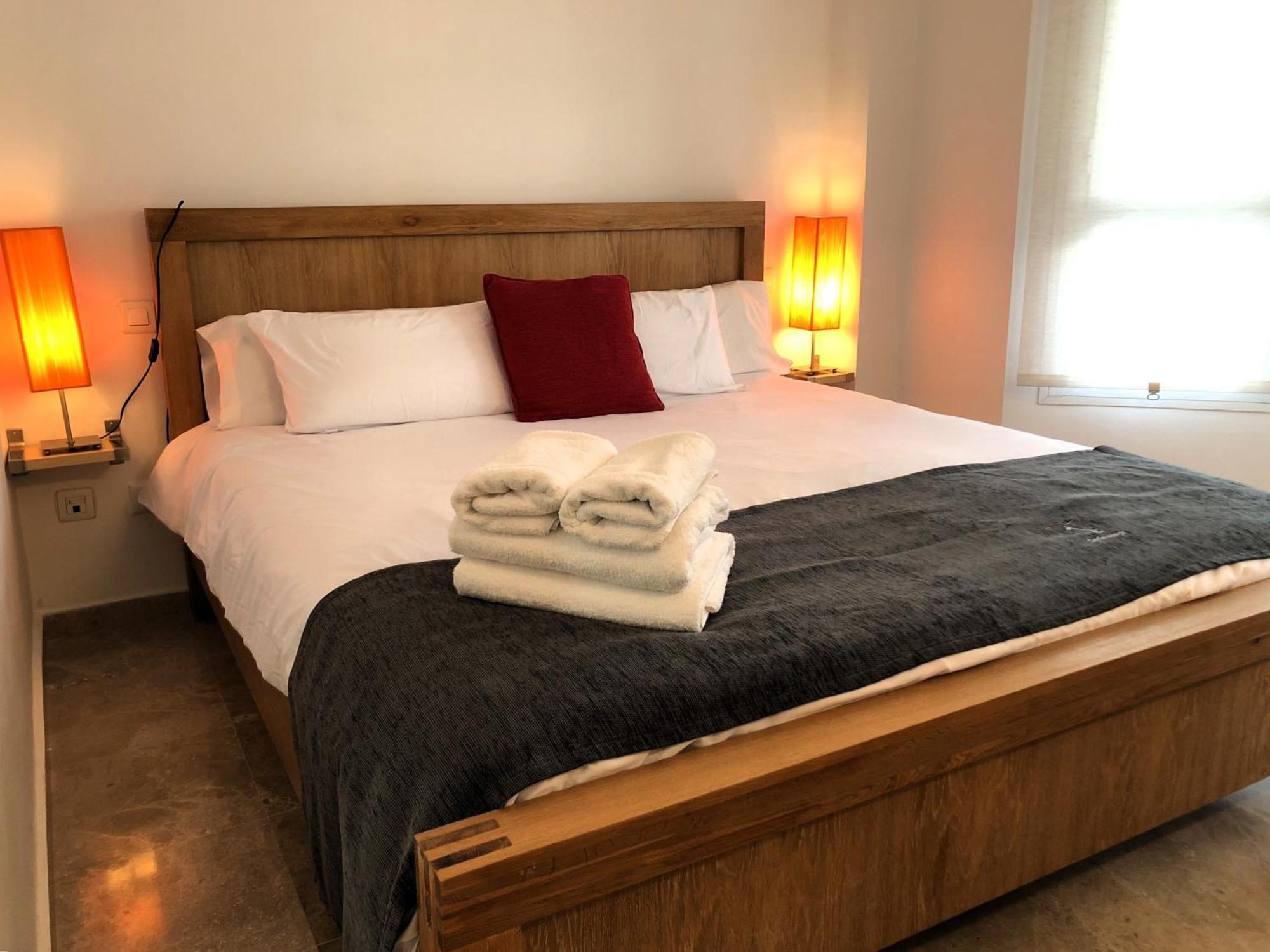 Apartamento Y Casas Serinamar- Banús,