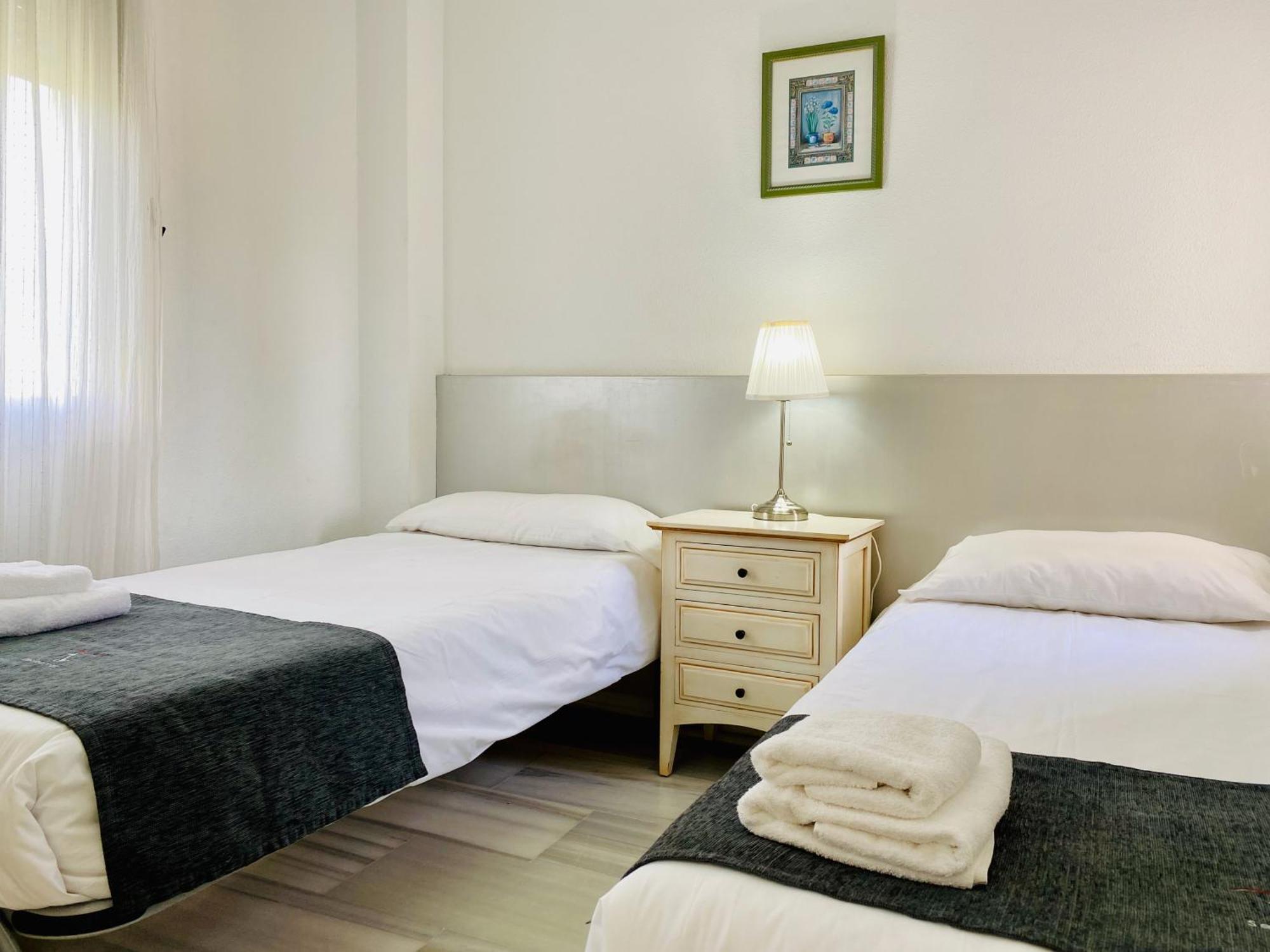 Y Casas Serinamar- Banús,