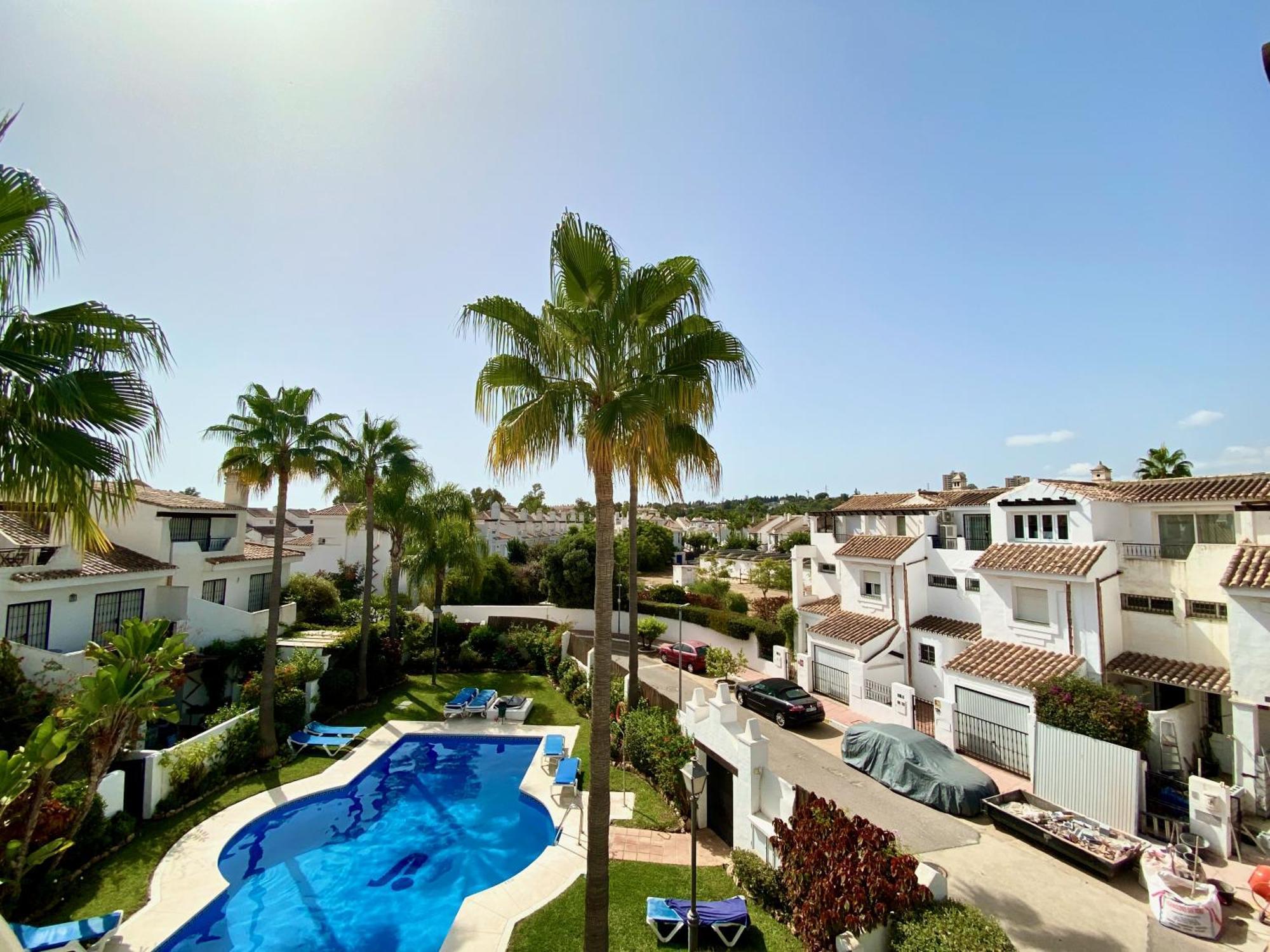 Y Casas Serinamar- Banús, Apartamento