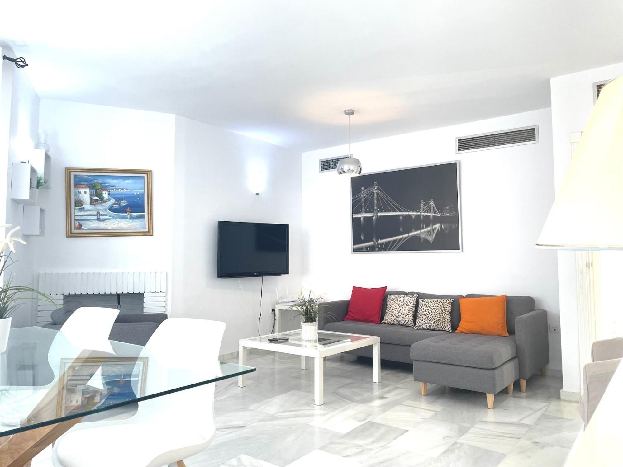 Y Casas Serinamar- Banús, * Marbella