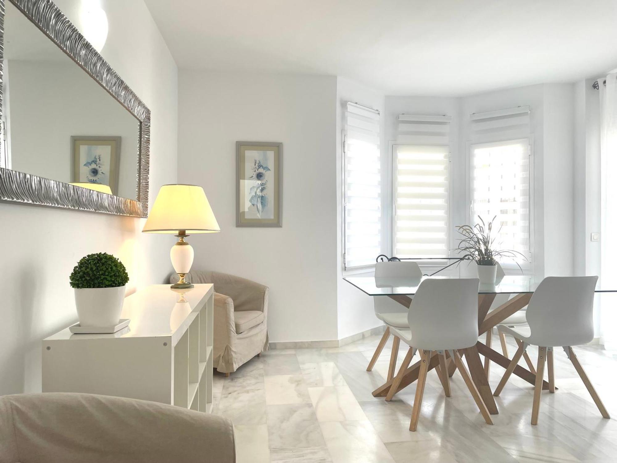 Apartamento Y Casas Serinamar- Banús,