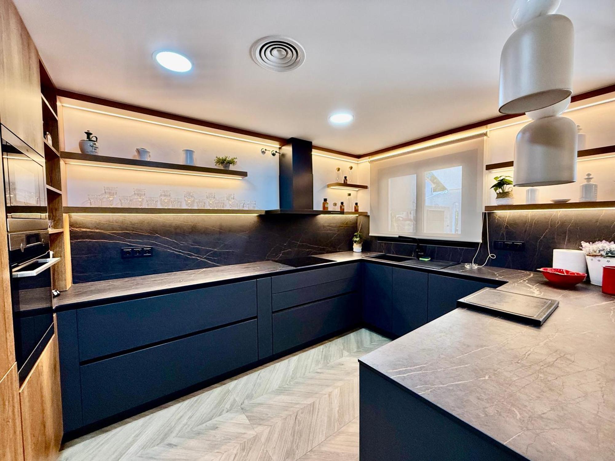 Y Casas Serinamar- Banús, Apartamento